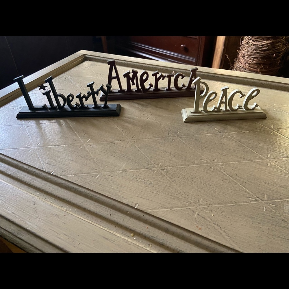 Primitive decor